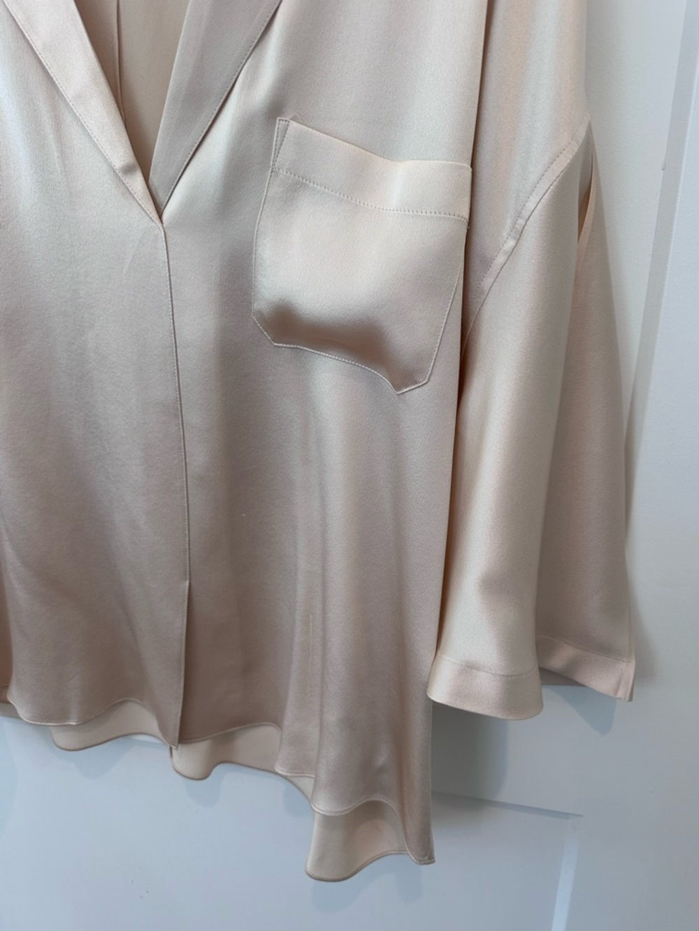 Vince Flowy Gorgeous 100% Silk Camp Collar Blouse size large - Picture 4 of 9